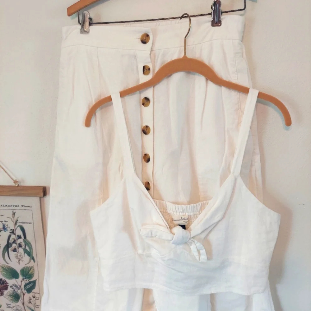 Universal Thread - Medium - White Button Down Skirt and Crop Top 2 Piece Set - Picture 2 of 10